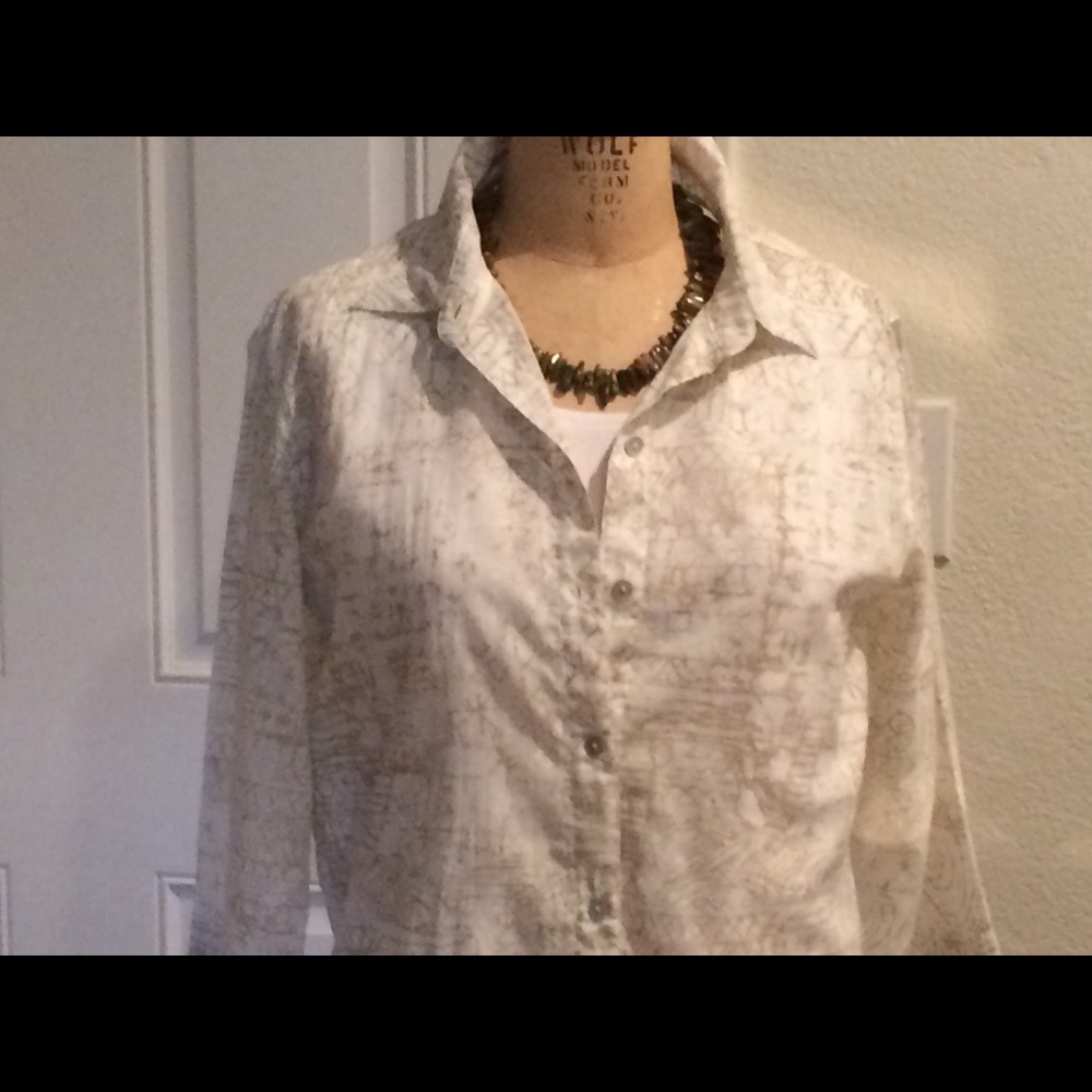 Chico’s size 1 blouse